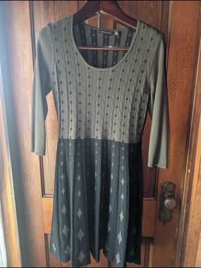 Like New Worn Once Knit Sweater Dress A Line Super Flattering Nina Leonard M